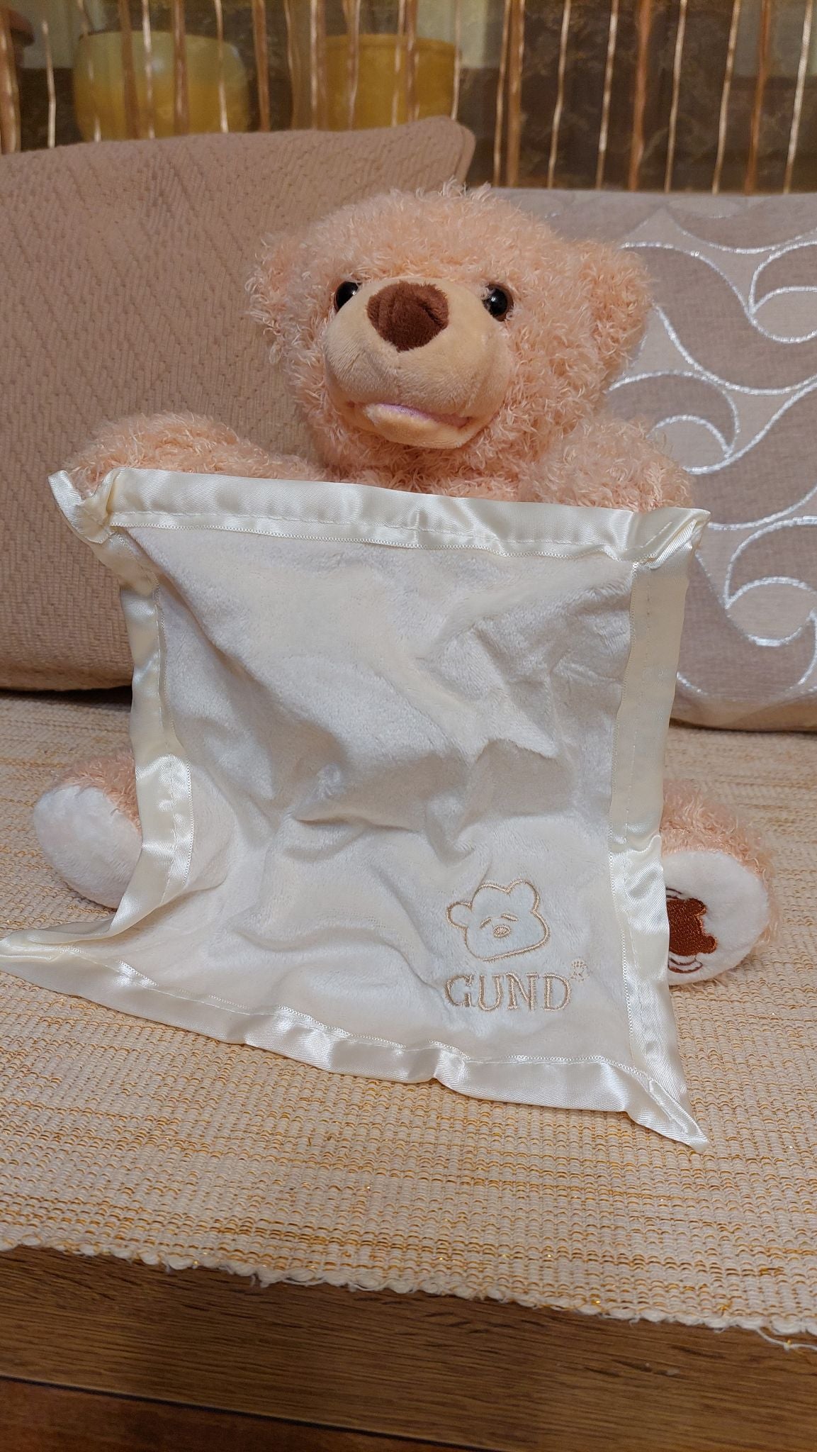 Plišani muzički Medo skrivalica